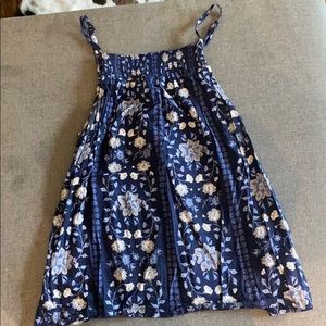 Old Navy tank size M